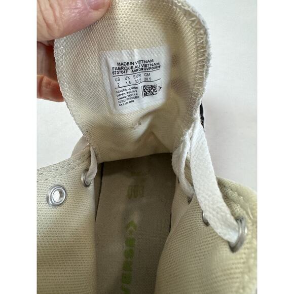 Chuck Taylor Converse High Top Sneakers A Bug's World Kids Science Fair Size 2 - Picture 7 of 10